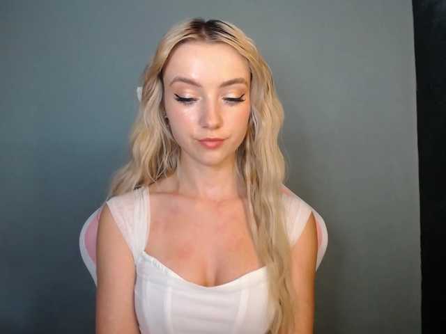 LuciaGlow live cam on BongaCams