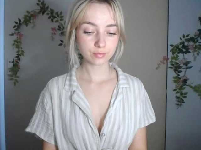 LuciaGlow live cam on BongaCams