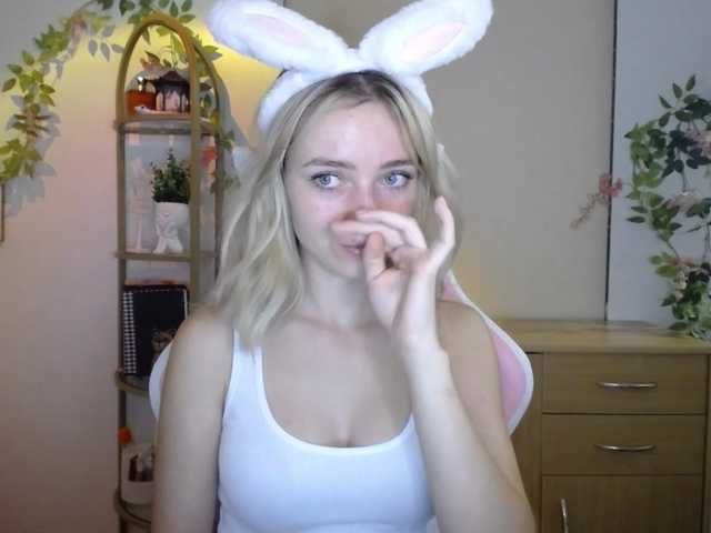 LuciaGlow live cam on BongaCams