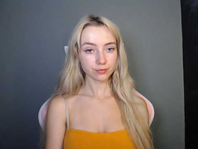 LuciaGlow live cam on BongaCams
