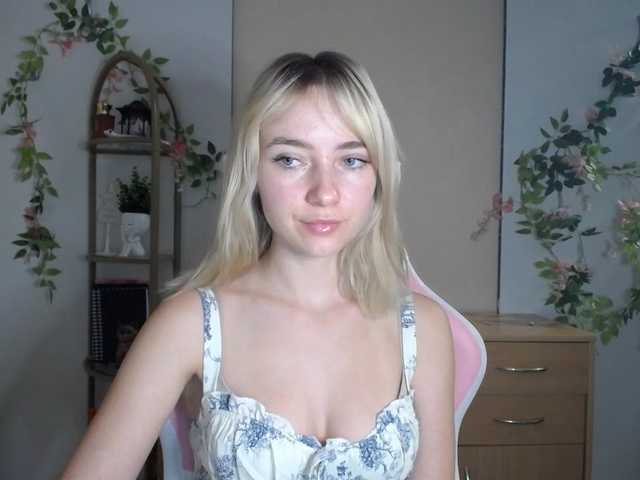 LuciaGlow live cam on BongaCams
