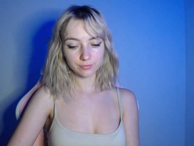 LuciaGlow live webcam show