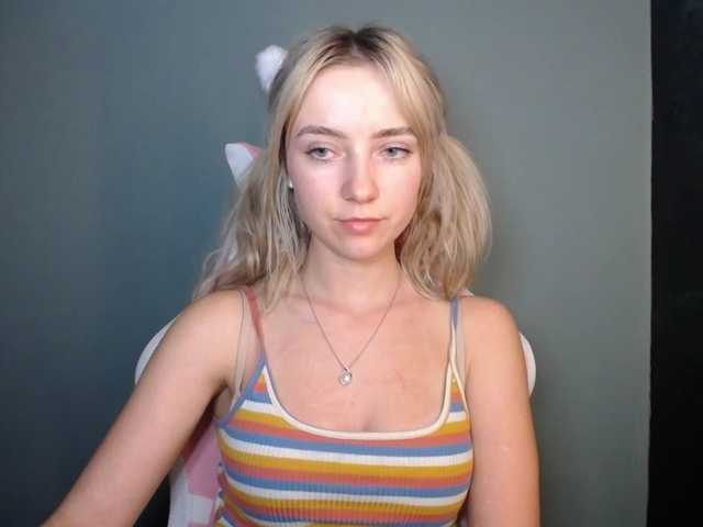 LuciaGlow live cam on BongaCams
