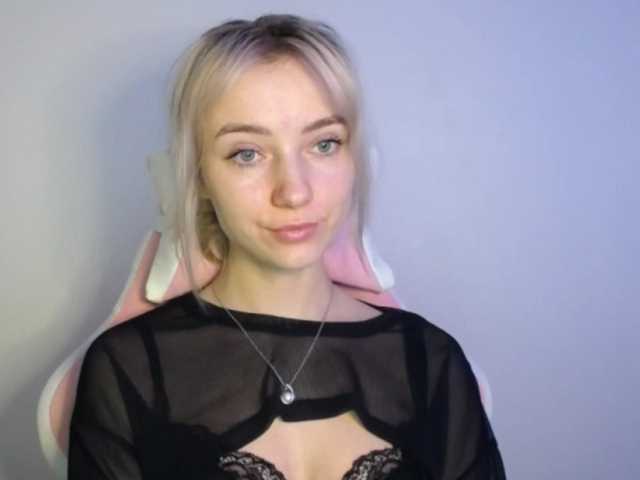 LuciaGlow live cam on BongaCams
