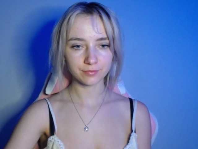LuciaGlow live webcam show