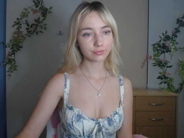 LuciaGlow live cam on BongaCams