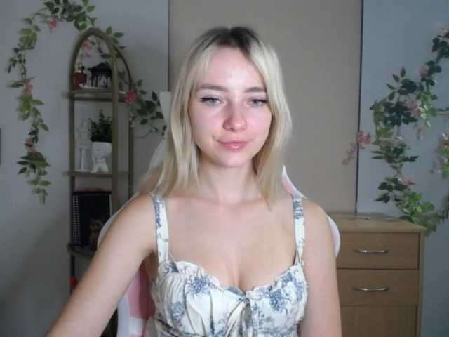 LuciaGlow live cam on BongaCams
