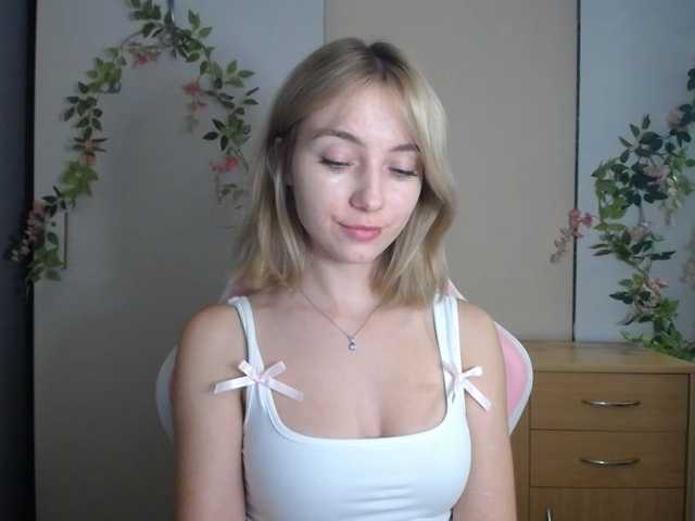 LuciaGlow live cam on BongaCams
