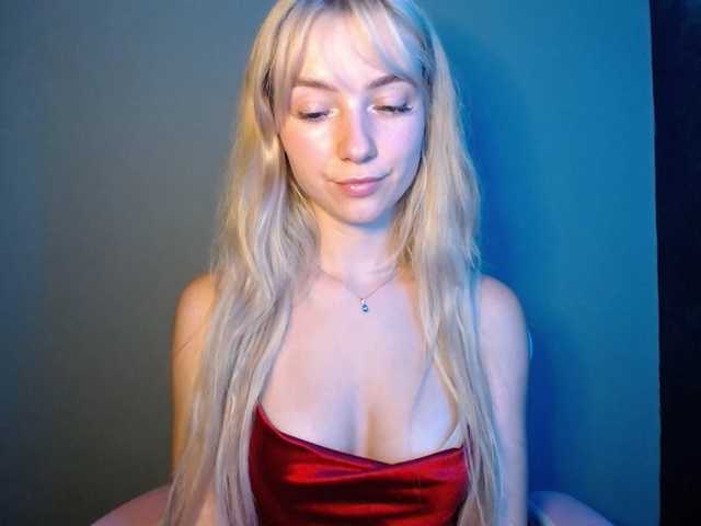 LuciaGlow live cam on BongaCams