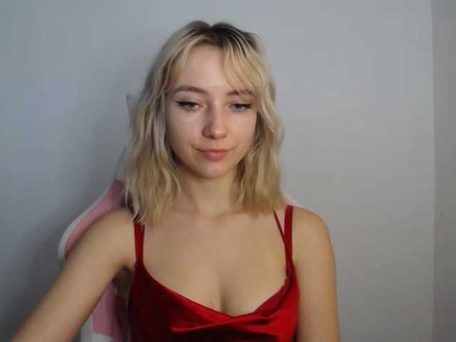 LuciaGlow live webcam show