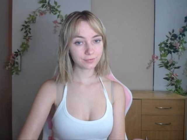 LuciaGlow live cam on BongaCams