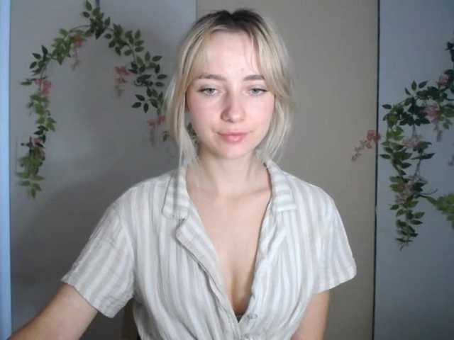 LuciaGlow live cam on BongaCams