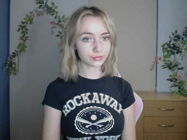 LuciaGlow live cam on BongaCams