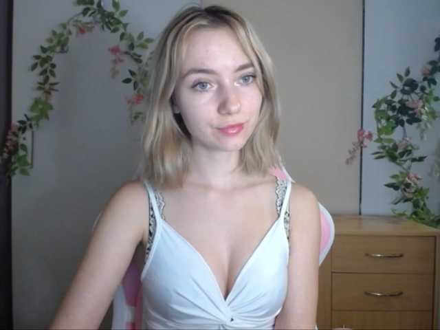 LuciaGlow live cam on BongaCams
