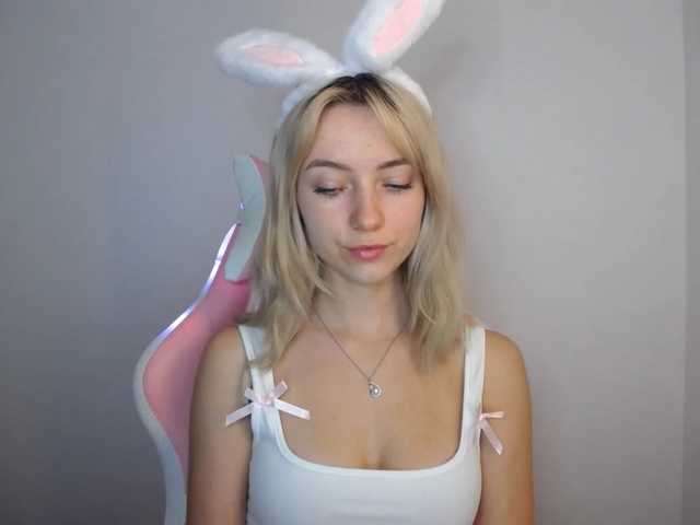 LuciaGlow live cam on BongaCams