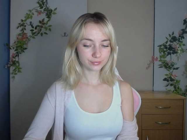 LuciaGlow live cam on BongaCams