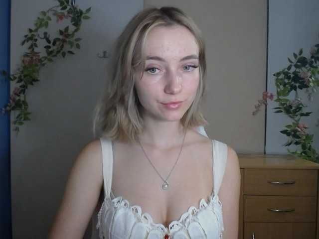 LuciaGlow live cam on BongaCams