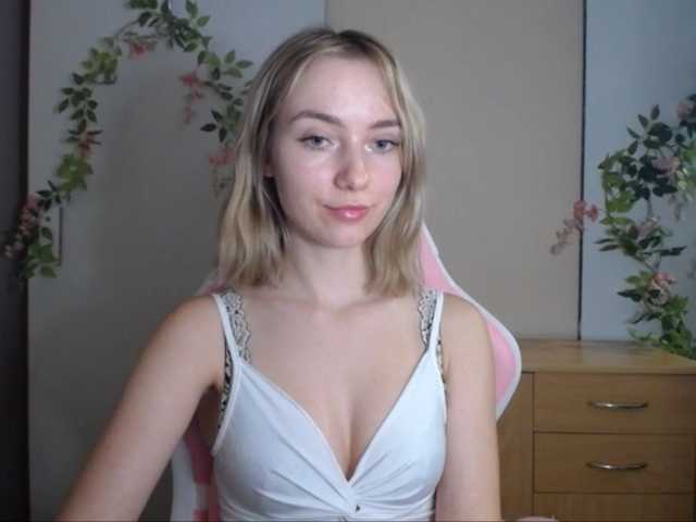 LuciaGlow live cam on BongaCams