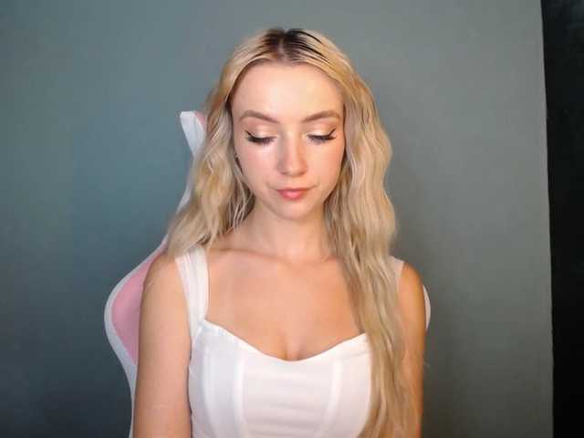 LuciaGlow live cam on BongaCams
