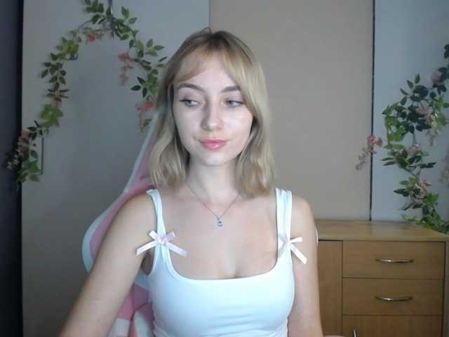 LuciaGlow live cam on BongaCams