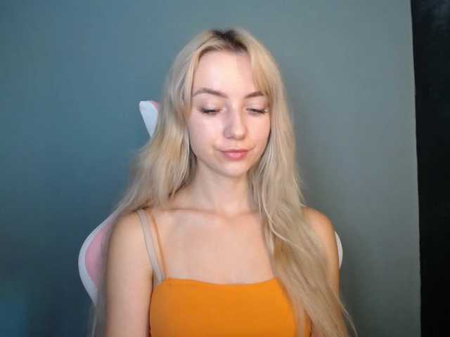 LuciaGlow live cam on BongaCams