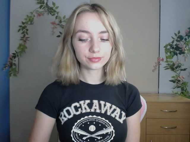 LuciaGlow live cam on BongaCams