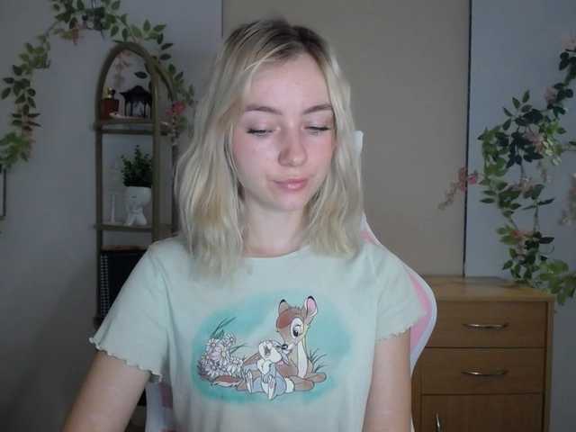 LuciaGlow live cam on BongaCams