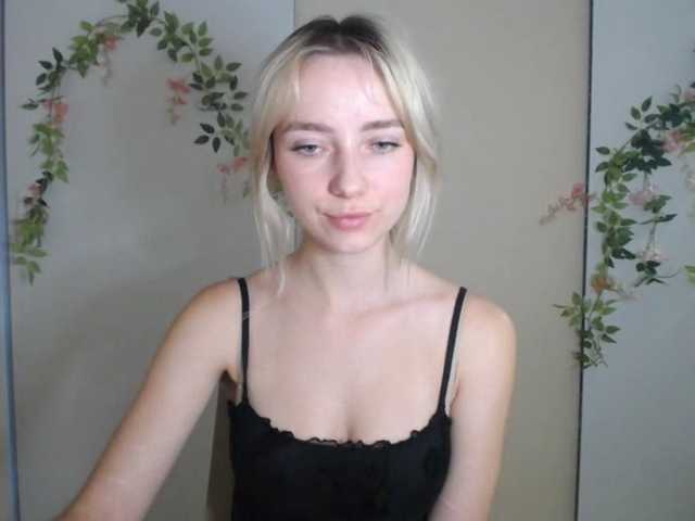 LuciaGlow live cam on BongaCams
