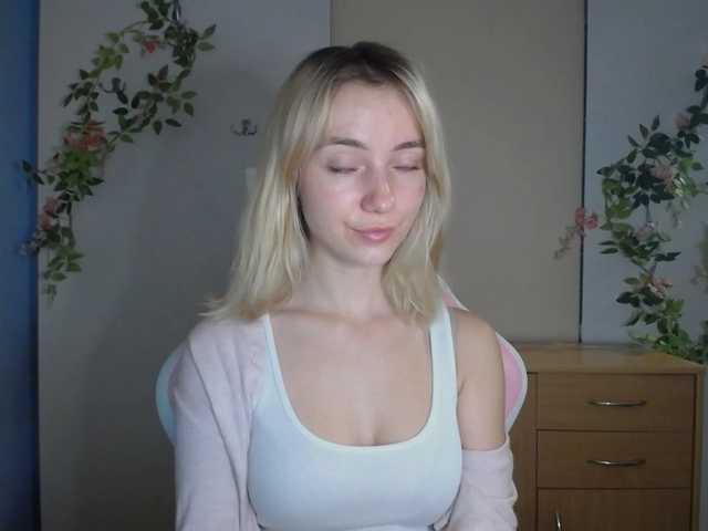 LuciaGlow live cam on BongaCams