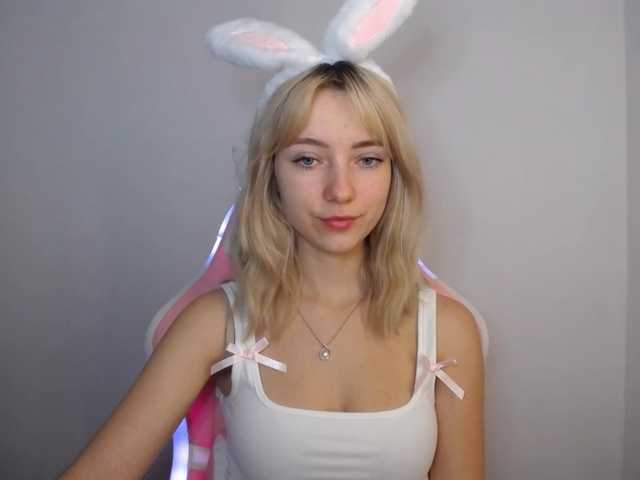 LuciaGlow live cam on BongaCams