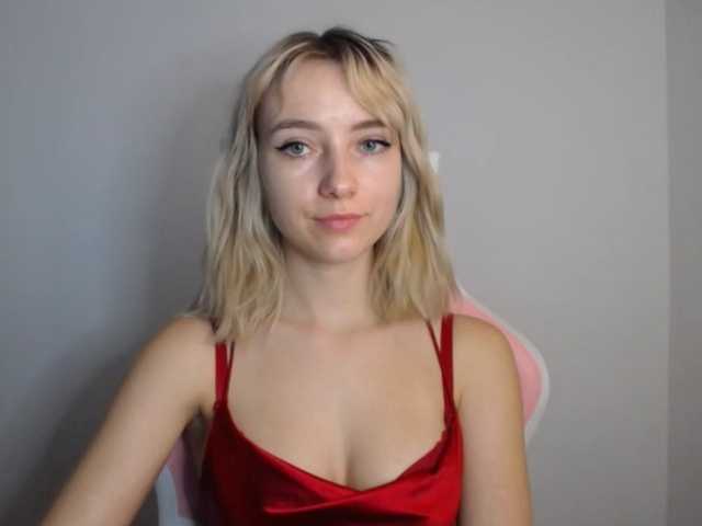 LuciaGlow live webcam show