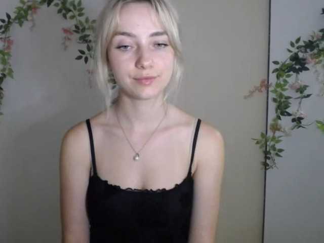 LuciaGlow live cam on BongaCams