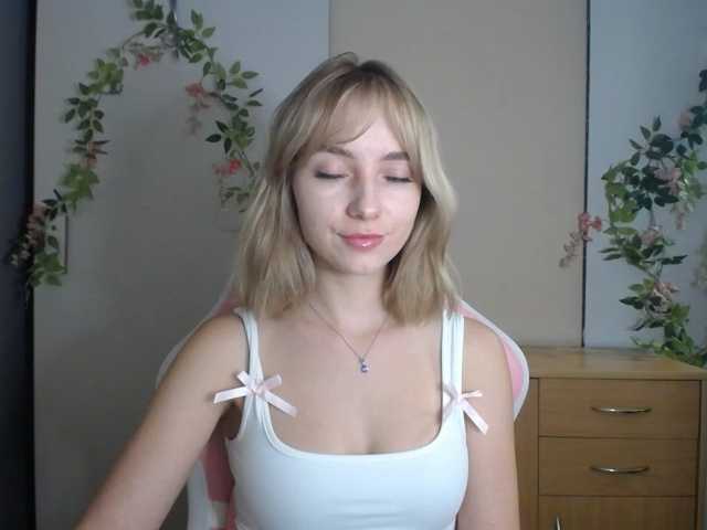 LuciaGlow live cam on BongaCams