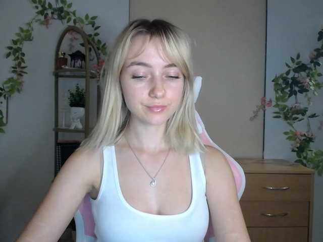 LuciaGlow live cam on BongaCams