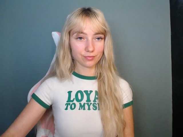 LuciaGlow live cam on BongaCams
