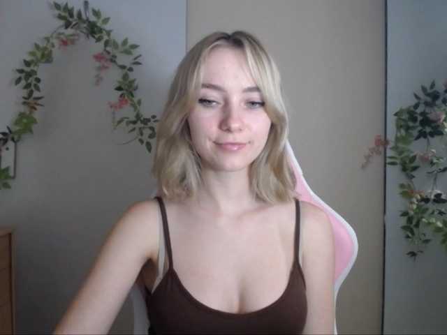 LuciaGlow live cam on BongaCams