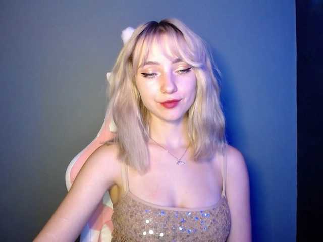 LuciaGlow live cam on BongaCams