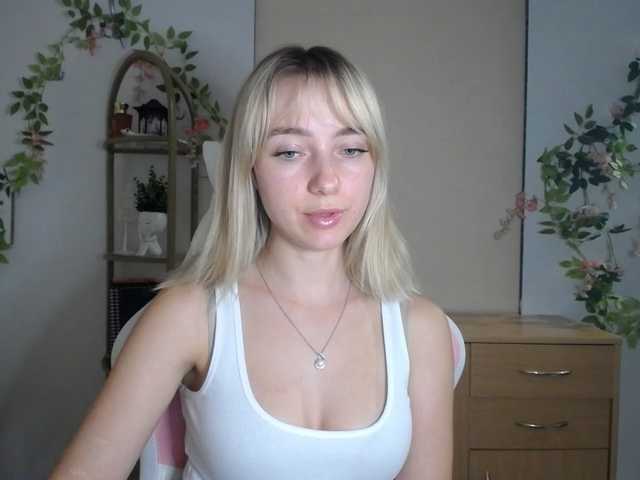 LuciaGlow live cam on BongaCams