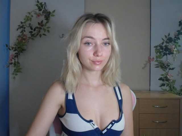 LuciaGlow live cam on BongaCams