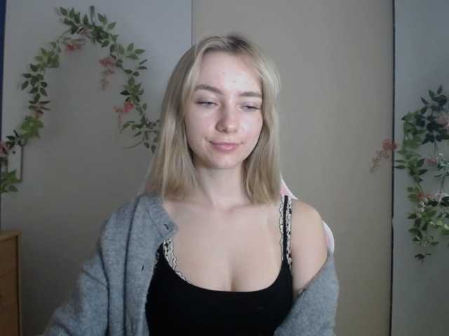 LuciaGlow live cam on BongaCams