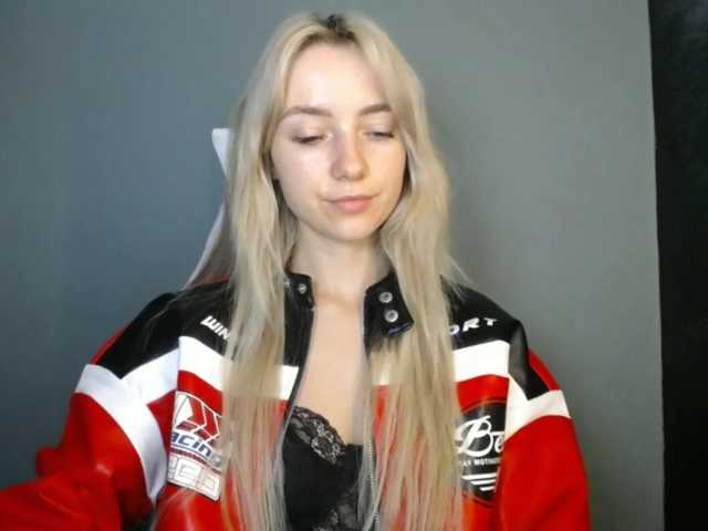 LuciaGlow live cam on BongaCams