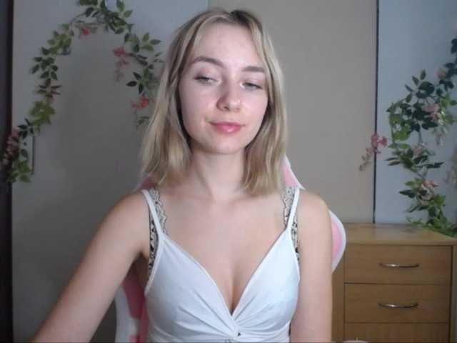 LuciaGlow live cam on BongaCams