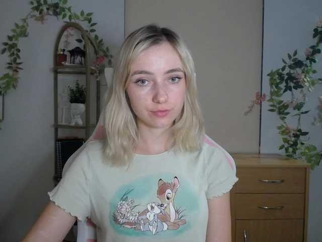 LuciaGlow live cam on BongaCams