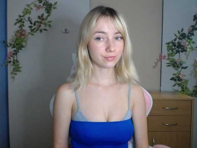LuciaGlow live cam on BongaCams