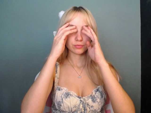 LuciaGlow live cam on BongaCams