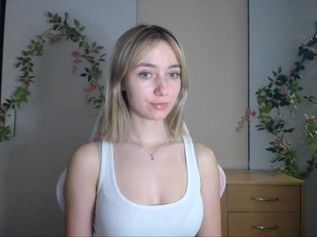 LuciaGlow live cam on BongaCams