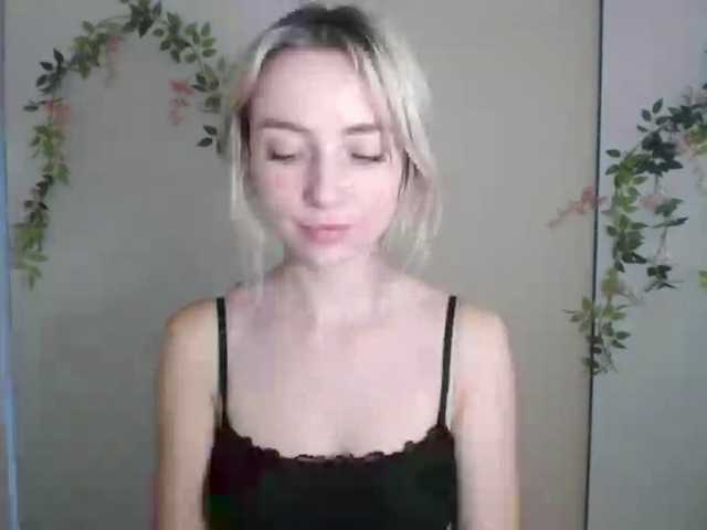 LuciaGlow live cam on BongaCams