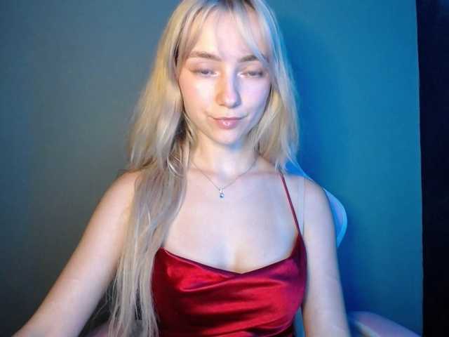 LuciaGlow live cam on BongaCams