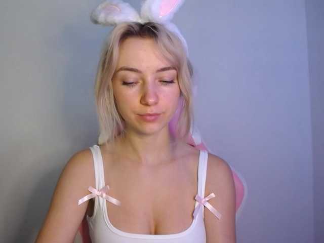 LuciaGlow live cam on BongaCams