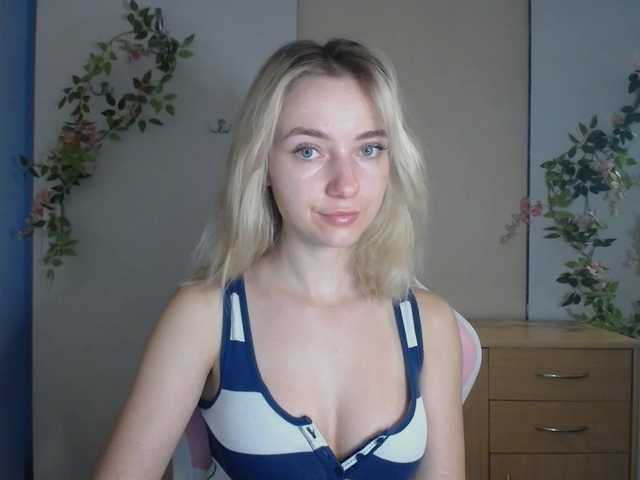 LuciaGlow live cam on BongaCams